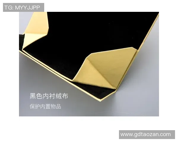 足球明星高清笔袋让你随时随地感受足球魅力与创意书写的完美结合